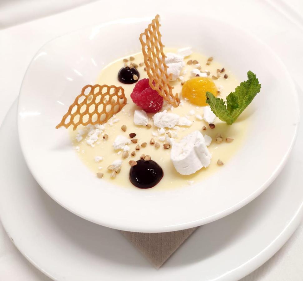 Hotel & Chalets Edelweiss Madonna  外观 照片