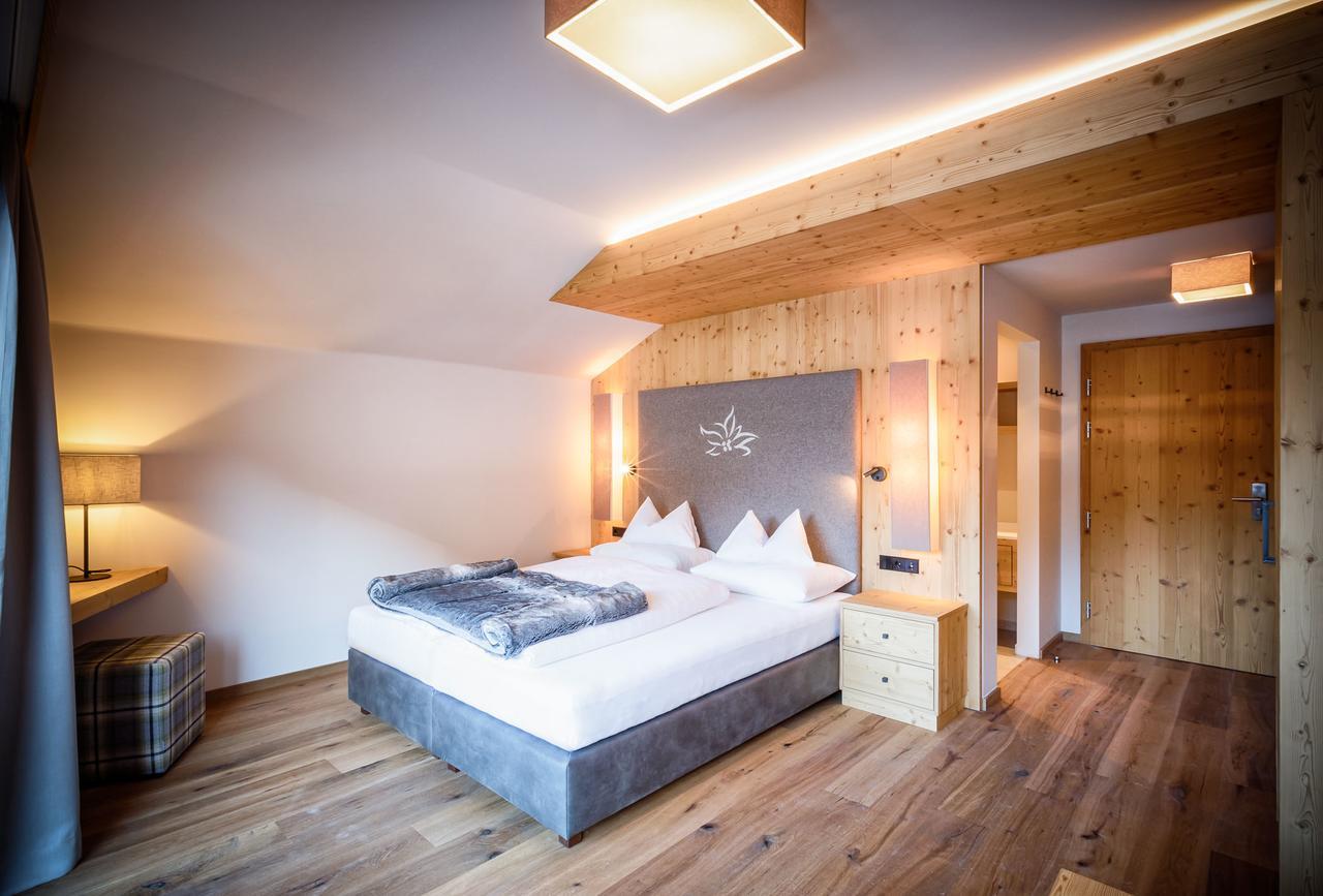 Hotel & Chalets Edelweiss Madonna  外观 照片